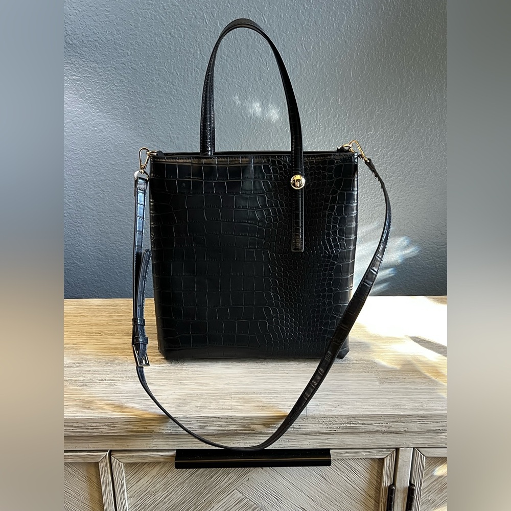 EXCELLENT CONDITION!!! Zara Black Croc-Pattern Shoulder Bag